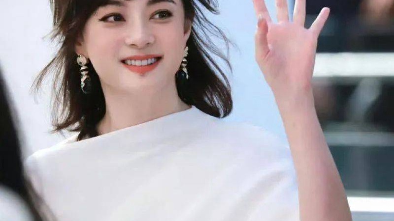 孙俪肖战品质盛典C位热聊跨代顶流互动引爆合作猜想